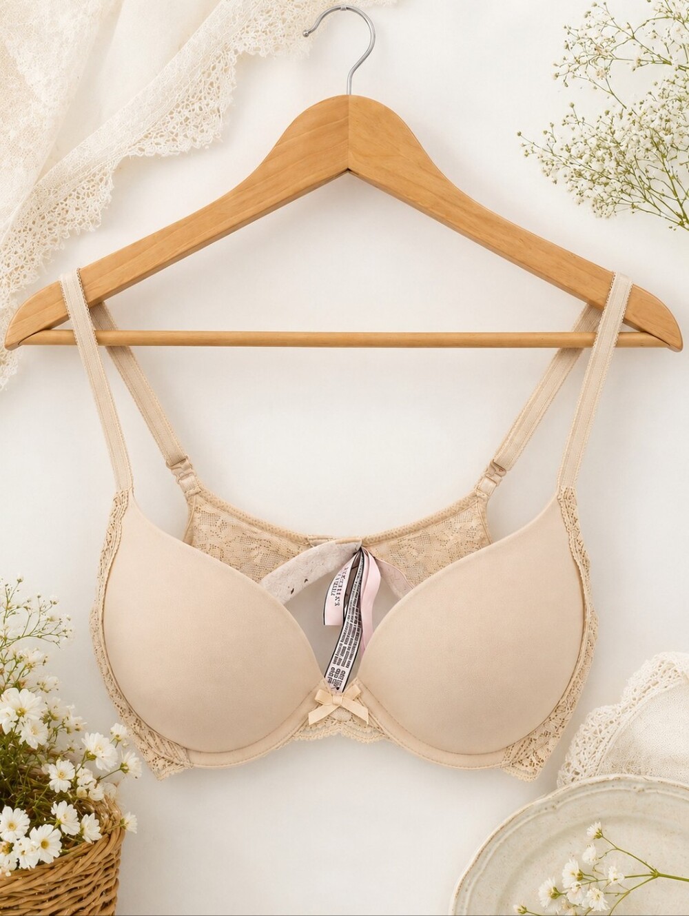 Victoria’s Secret Dream Angels Push-Up Lace Bra Nude Beige Size 32D